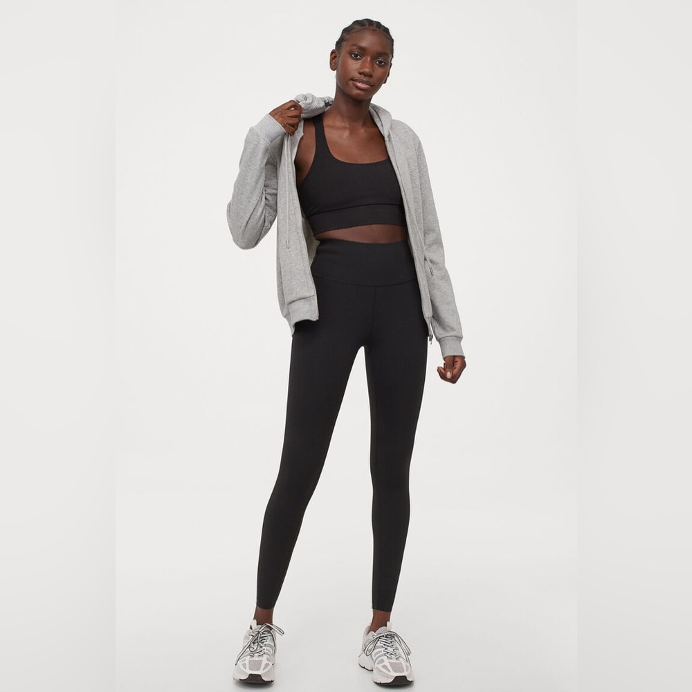 💣 NWT Black High Waist Shaping Leggings with Scallop Trim 🕶️